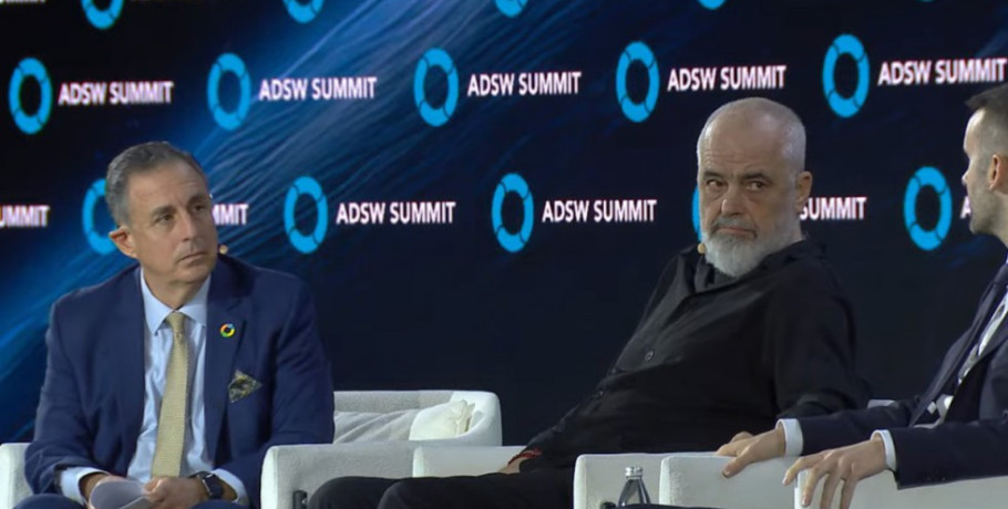 «Νομίζεις ότι είστε απόγονοι του Πλάτωνα και του Αριστοτέλη αλλά δεν είστε» - Επίθεση Ράμα εναντίον Έλληνα δημοσιογράφου