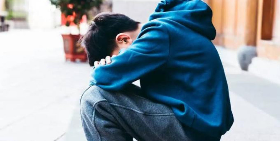 Πάτρα: Ανήλικοι Ρομά γρονθοκόπησαν και απείλησαν 15χρονο έξω από σχολείο – Έξι συλλήψεις