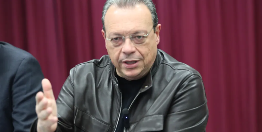 Αιχμές Φάμελλου για Καρυστιανού και κάλεσμα σε Τσίπρα