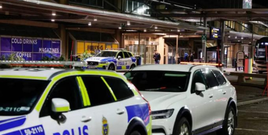 Στοκχόλμη: Λεωφορείο βγήκε από την πορεία του και προσέκρουσε σε πρόσοψη κτιρίου – Τουλάχιστον 19 τραυματίες