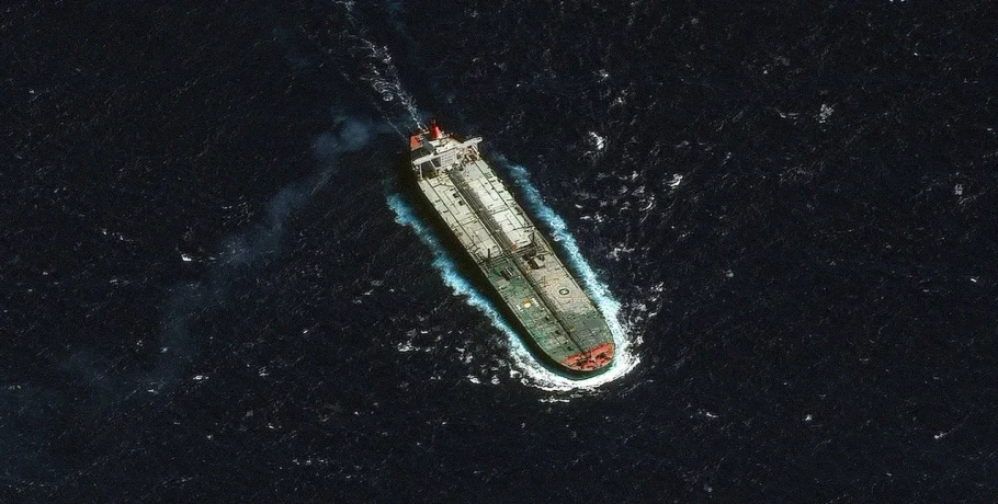 Ένταση στον Βόρειο Ατλαντικό: Ρωσικά πολεμικά πλοία συνοδεύουν δεξαμενόπλοιο της Βενεζουέλας, που κυνηγούν οι ΗΠΑ