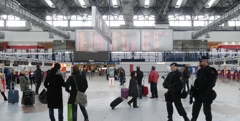 Έκλεισε το αεροδρόμιο της Βιέννης λόγω παγετού – Προβλήματα σε πτήσεις και στο αεροδρόμιο της Πράγας