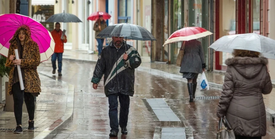 Καιρός: Νέο 48ώρο κύμα κακοκαιρίας με λασποβροχές και αφρικανική σκόνη, σε κόκκινο συναγερμό πέντε περιφέρειες