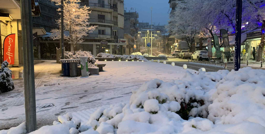 Η Έδεσσα στα λευκά – Μαγευτικές εικόνες από τη χιονισμένη πόλη
