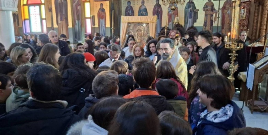 Ένας σύγχρονος Ιεράρχης δίπλα στα παιδιά – Ο Μητροπολίτης Καστορίας Καλλίνικος στην καρδιά της Παιδείας