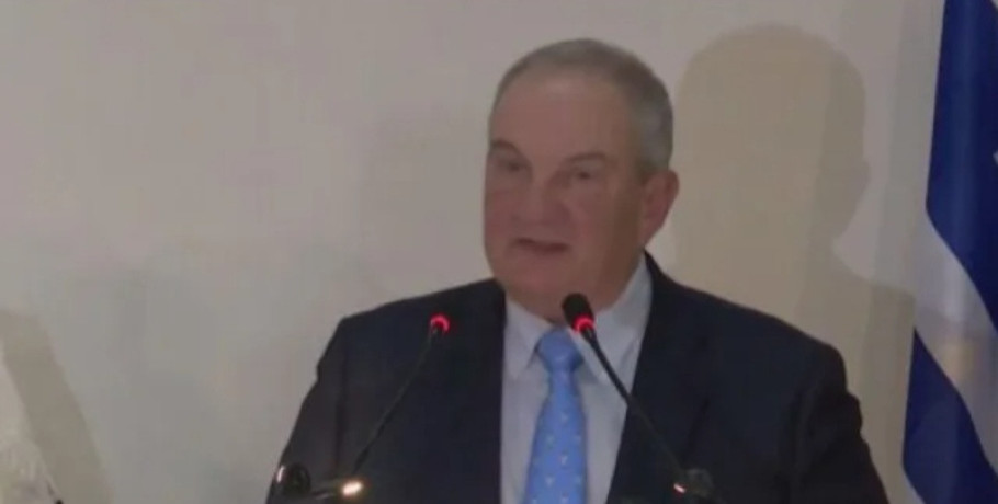 Καραμανλής στηρίζει Σαμαρά: Να ακούμε τους πιο έμπειρους, αντί να τους διαγράφουμε κυριολεκτικά ή μεταφορικά, είπε από την Καλαμάτα