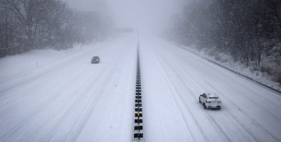 Στο έλεος της κακοκαιρίας Fern οι ΗΠΑ: Ιστορική χιονοκαταιγίδα με 7 νεκρούς, 1 εκατ. χωρίς ρεύμα και χιλιάδες πτήσεις ακυρωμένες