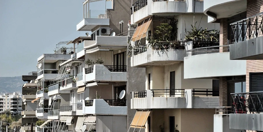 Στην τελική ευθεία δύο προγράμματα για την αντιμετώπιση του στεγαστικού