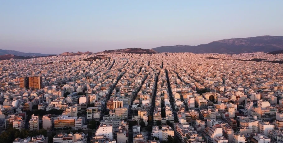 Σε σημείο καμπής το «Σπίτι μου 2»: Ανεβαίνει η απορρόφηση, αλλά οι αυξήσεις τιμών φρενάρουν τις εκταμιεύσεις