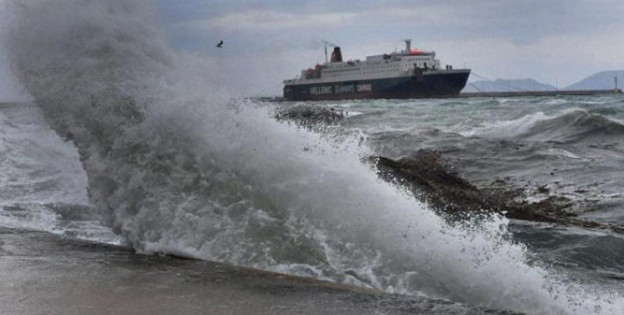 Απαγορευτικό απόπλου από το λιμάνι του Πειραιά – Ποια δρομολόγια ακυρώθηκαν
