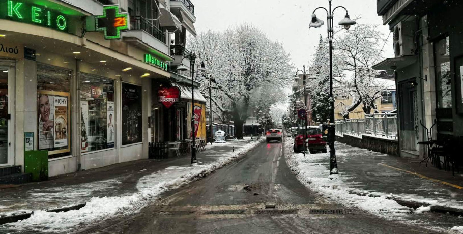 Σε ετοιμότητα ο Δήμος Ηρωικής Πόλεως Νάουσας για την αντιμετώπιση της χιονόπτωσης