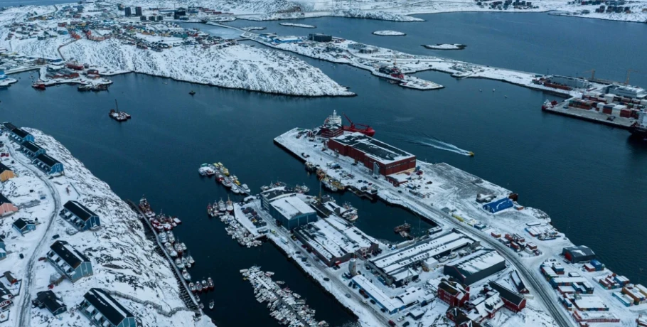 Το Bloomberg αποκαλύπτει το σχέδιο Τραμπ για τη Γροιλανδία: Οι ΗΠΑ ζητούν «λευκή επιταγή» για στρατιωτική παρουσία