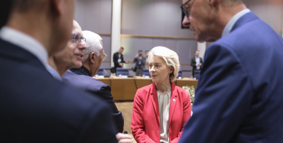 «Ήταν η στιγμή που οι ηγέτες της ΕΕ αποφάσισαν ότι η Ευρώπη πρέπει να πορευτεί μόνη της» -Ανάλυση Politico για τη Σύνοδο