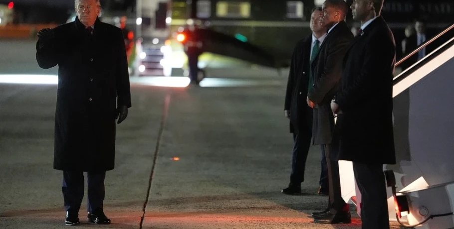 Ο Ντόναλντ Τραμπ «δοκιμάζει» τη διατλαντική συμμαχία με αιχμή τη Γροιλανδία και τους δασμούς – Οι στόχοι του για το Νταβός