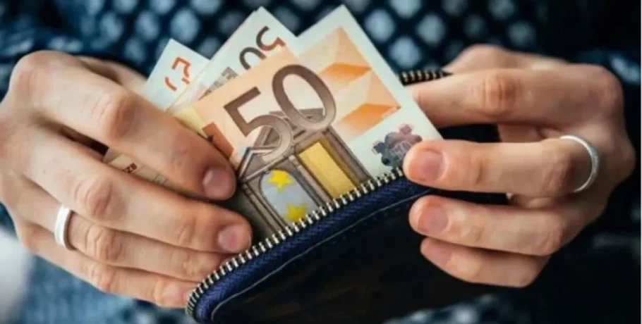 Σε διαβούλευση ο κατώτατος μισθός για το 2026, στόχος τα 950 ευρώ έως το 2027