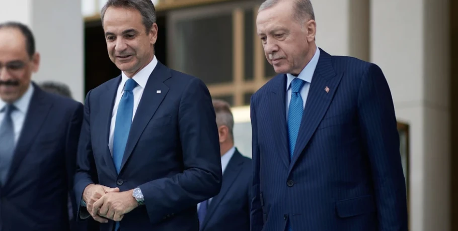 Τι αναμένουμε από τη συνάντηση Μητσοτάκη - Ερντογάν στην Άγκυρα: Οι στόχοι και τα πρόσωπα που θα συνοδεύσουν τον πρωθυπουργό