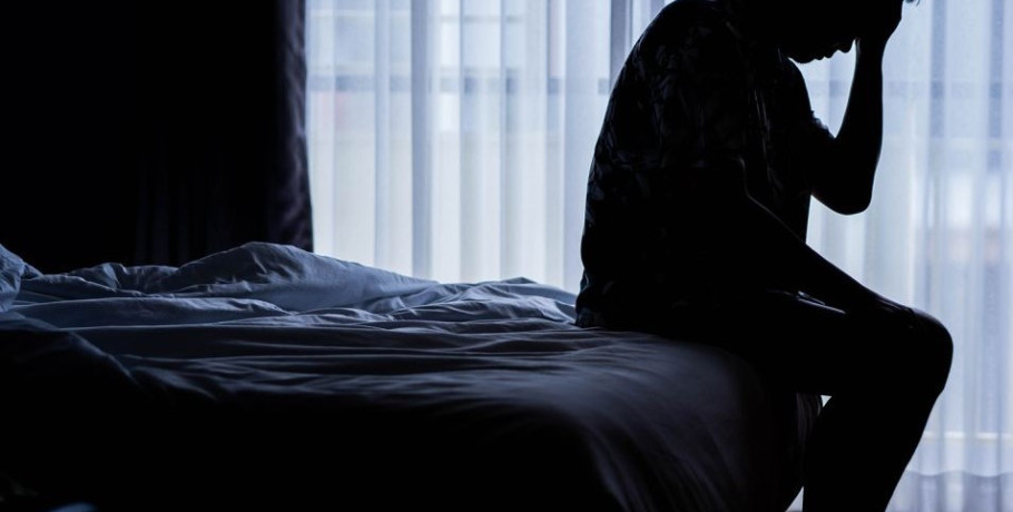 Ο «αθόρυβος» θάνατος της μοναξιάς – Πώς πεθαίνουν δεκάδες άνθρωποι μόνοι τους κάθε χρόνο