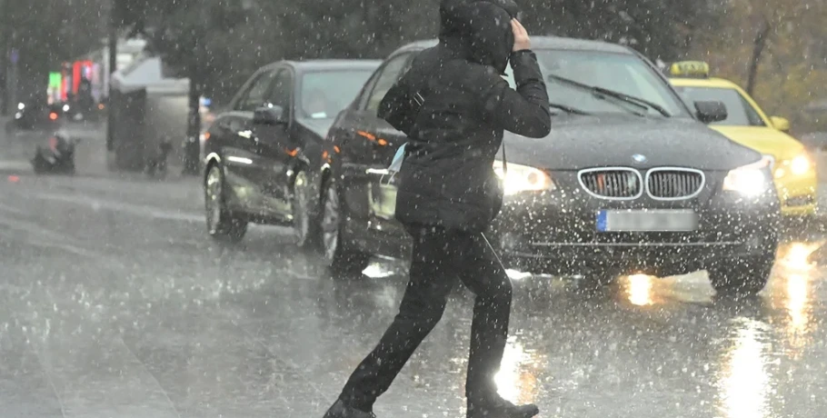 Επιδείνωση του καιρού – Πού προβλέπονται καταιγίδες και χαλαζοπτώσεις