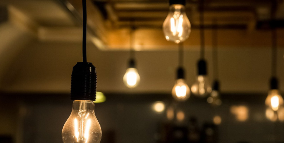 Ηλεκτρικό ρεύμα: Τα νέα χρωματιστά τιμολόγια -Τι ισχύει για το καθένα, πώς αποφεύγουμε τις παγίδες