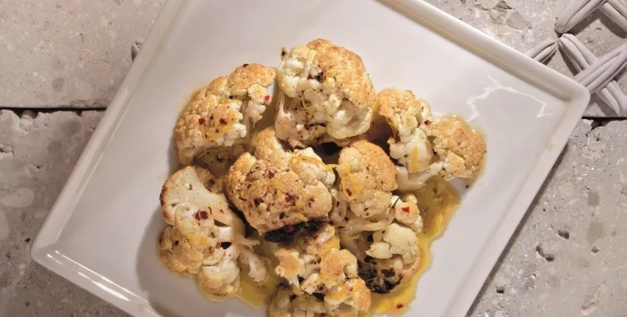 Ζεστή σαλάτα κουνουπιδιού