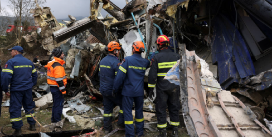 Τέμπη: Δεν πληρούσαν τα πρότυπα πυραντοχής τα καθίσματα του Intercity 62 – «Να ελεγχθούν οι υπάρχουσες αμαξοστοιχίες»