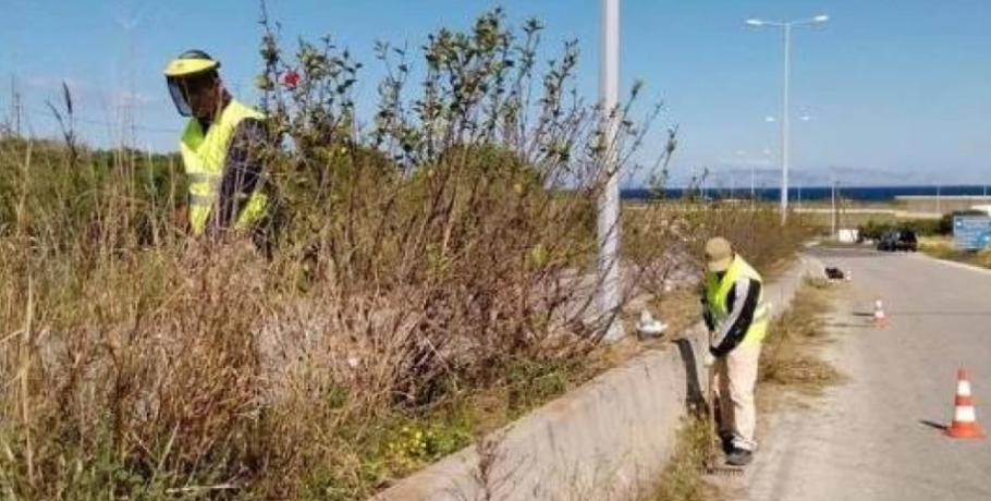 Eργασίες καθαρισμού στην Εθνική Οδό 2 Θεσσαλονίκης - Έδεσσας από την Περιφέρεια Κ.Μακεδονίας