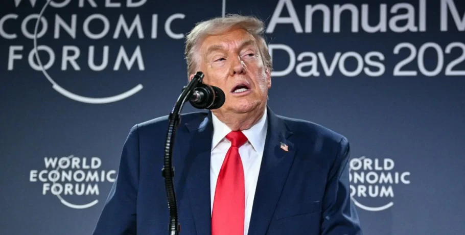 Χωρίς προσχήματα ο Τραμπ στο Νταβός: Το σκληρό μήνυμα προς την Ευρώπη και η αχτίδα αποκλιμάκωσης με τη Γροιλανδία