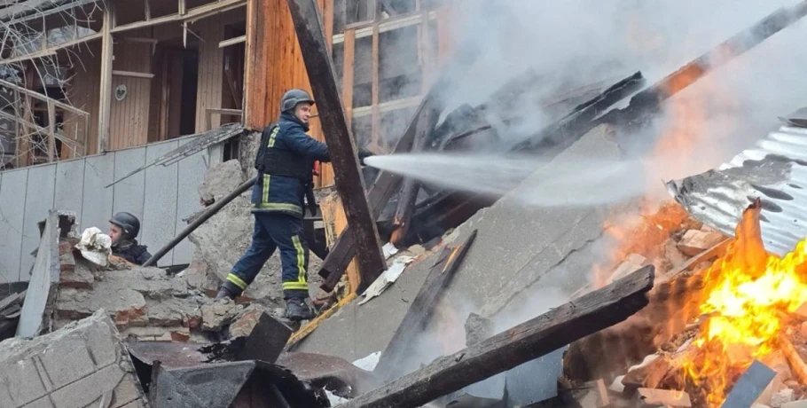 Πόλεμος στην Ουκρανία: Διπλωματία στο Άμπου Ντάμπι, βομβαρδισμοί σε Κίεβο και Χάρκοβο