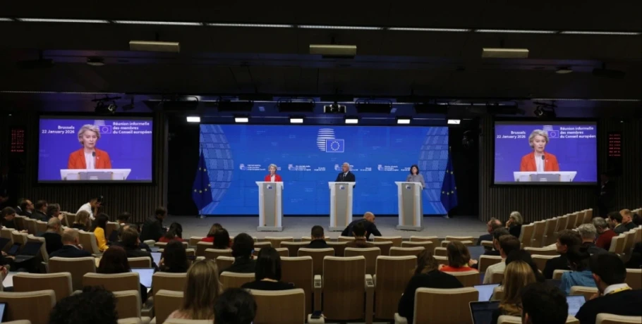 Έκτακτη σύνοδος στις Βρυξέλλες: Σε επιφυλακή η ΕΕ μετά τις κινήσεις Τραμπ, στήριξη σε Δανία, Γροιλανδία και Ουκρανία