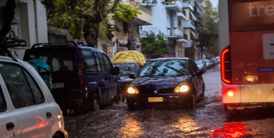 Κακοκαιρία: Καταιγίδες, χιόνια και θυελλώδεις άνεμοι