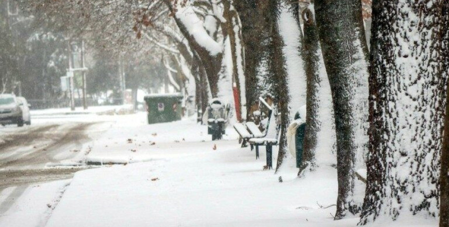 Κλειστά σχολεία, αναστολή εξετάσεων στα πανεπιστήμια και δικαιολογημένη απουσία στο Δημόσιο – Όσα ισχύουν λόγω της κακοκαιρίας