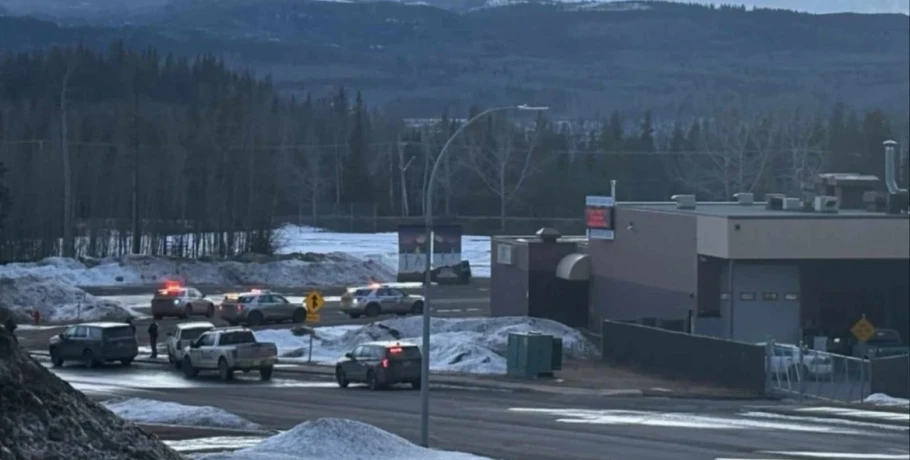 Μακελειό στον Καναδά: Στους 10 οι νεκροί από τους πυροβολισμούς σε γυμνάσιο, πληροφορίες ότι γυναίκα άνοιξε πυρ