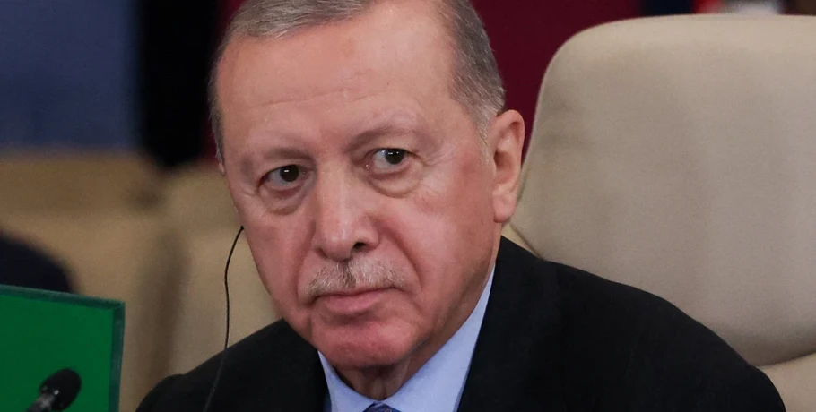 Ο Ερντογάν άλλαξε τους υπουργούς Δικαιοσύνης και Εσωτερικών λίγες ώρες πριν τη συνάντηση με Μητσοτάκη