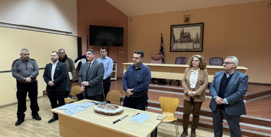 Οικογενειακό κλίμα στην κοπή βασιλόπιτας του Συλλόγου Εργαζομένων Δήμου Πέλλας