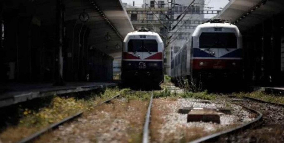 Σύγκρουση τρένου με ΙΧ στην Πάτρα - Ακυρώσεις δρομολογίων