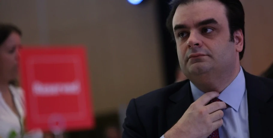 Στις Βρυξέλλες ο Κυριάκος Πιερρακάκης για τις συνεδριάσεις Eurogroup/ECOFIN - Στο επίκεντρο ο διεθνής ρόλος του ευρώ