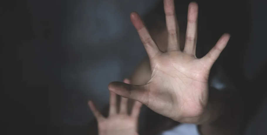 Φρικτή υπόθεση βιασμού 89 ανηλίκων από Γάλλο πρώην εκπαιδευτικό