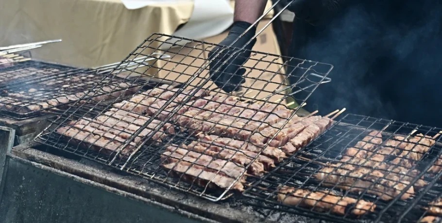 Τσικνοπέμπτη με βροχές και καταιγίδες – Έρχεται διπλή κακοκαιρία 48 ωρών