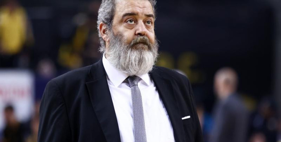 Χατζόπουλος: “Θέλουν να πάρουν το γήπεδο με 3 και 60”