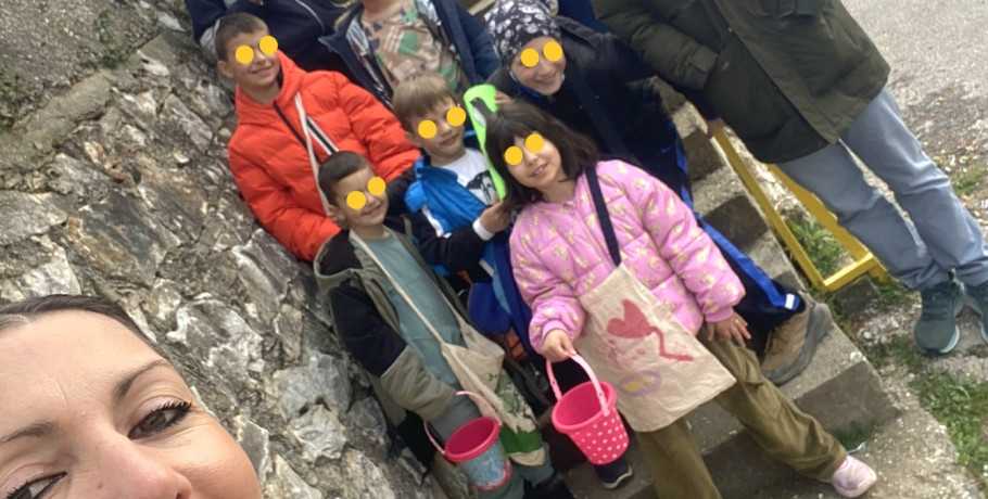 Σαρακηνοί: Οι μαθητές του Δημοτικού και του Νηπιαγωγείου αναβίωσαν το παραδοσιακό έθιμο της «Χελιδόνας»