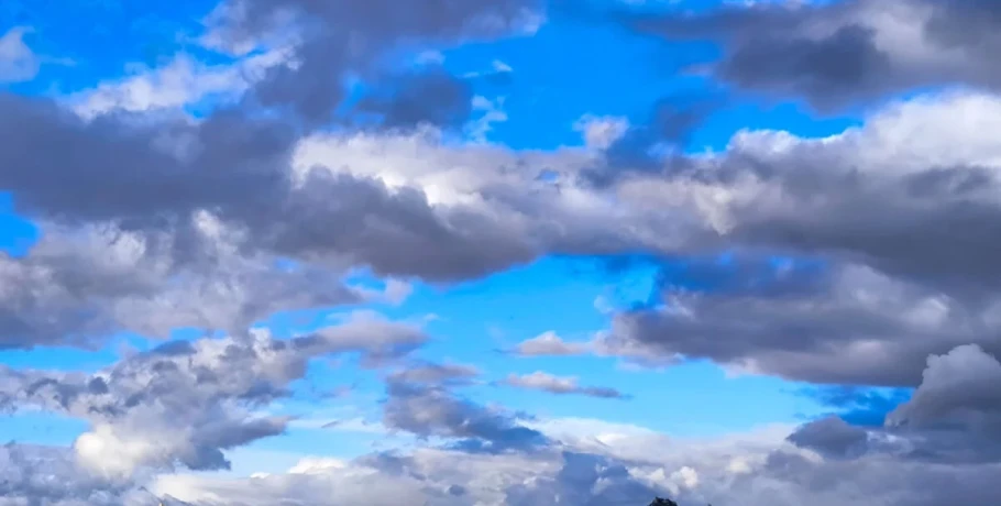 Καιρός: Ανοιξιάτικο σκηνικό με 19 βαθμούς – Πού αναμένονται βροχές