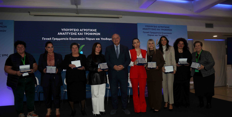 Τσιάρας: Η Ελληνίδα αγρότισσα πρωταγωνίστρια της παραγωγής και της ζωής στην ύπαιθρο