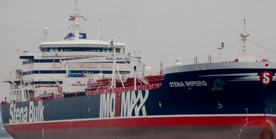 Το Ιράν δήλωσε ότι έπληξε αμερικανικό τάνκερ στον Περσικό Κόλπο