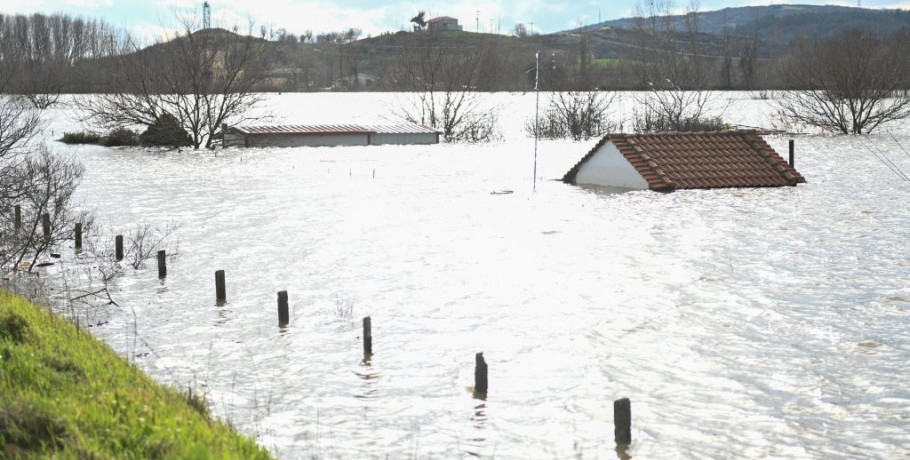Διαρκής επιφυλακή στον Έβρο – Μικρή μείωση καταγράφηκε στη στάθμη των υδάτων