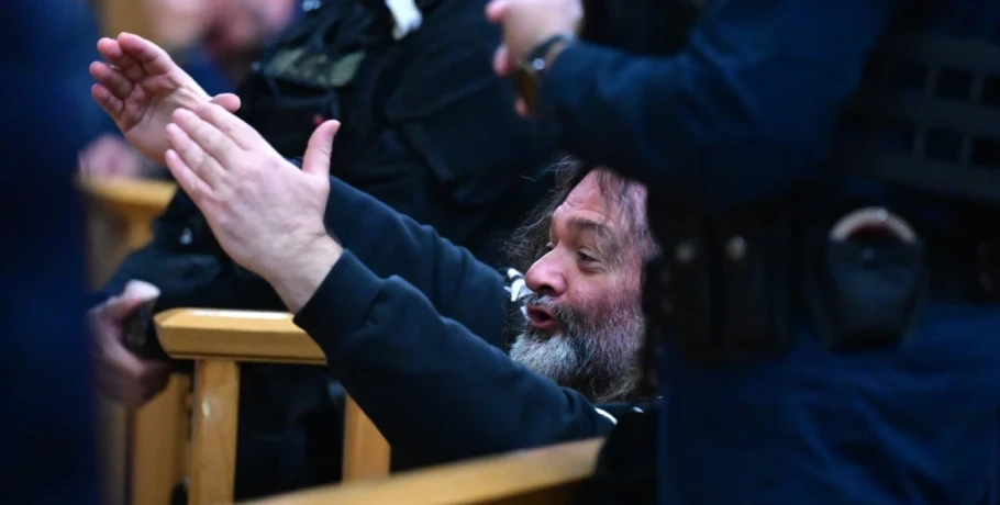 Δίκη για την Χρυσή Αυγή: Η Εισαγγελέας απέρριψε τα ελαφρυντικά που ζήτησαν οι καταδικασθέντες - Αντιδράσεις από τον Λαγό