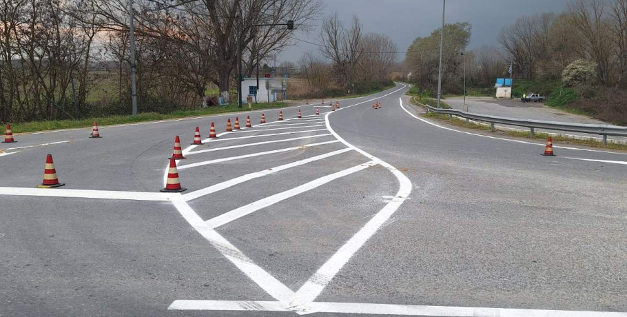 Διαγραμμίσεις επαρχιακών δημοτικών οδών από τον Δήμο Πέλλας για την ενίσχυση της οδικής ασφάλειας