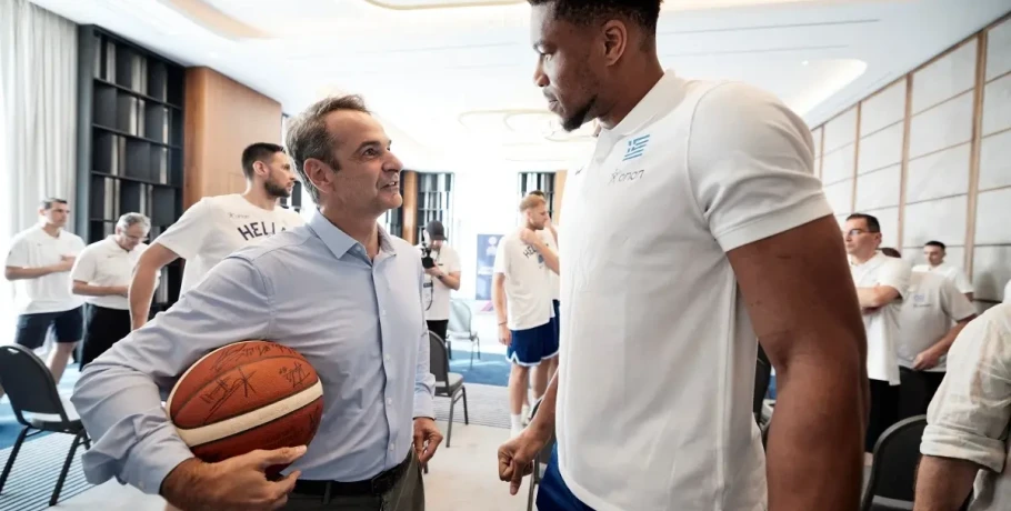 Μητσοτάκης: Ο Γιάννης Αντετοκούνμπο επελέγη ομόφωνα ως μία από τις 20 προσωπικότητες για το Ευρωπαϊκό Τάγμα της Αξίας