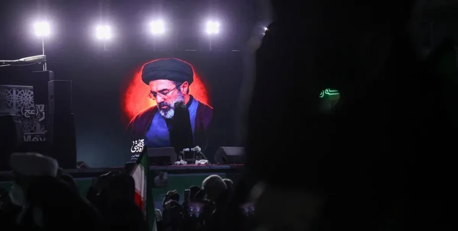 Explainer: Τι σημαίνει για το Ιράν η ανάληψη της ηγεσίας από τον Μοτζταμπά Χαμενεΐ