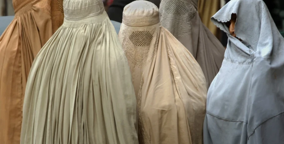 Η Ελλάδα εξετάζει την απαγόρευση της μπούρκας – Τί ισχύει στην υπόλοιπη Ευρώπη