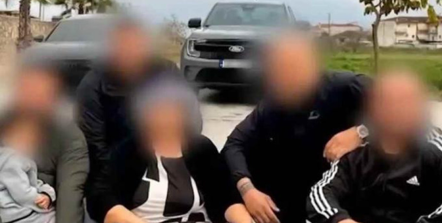 Για απάτες πολλών χιλιάδων ευρώ, τοκογλυφίες, όπλα και απειλές κατηγορούνται τα 4 αδέρφια Ρομά